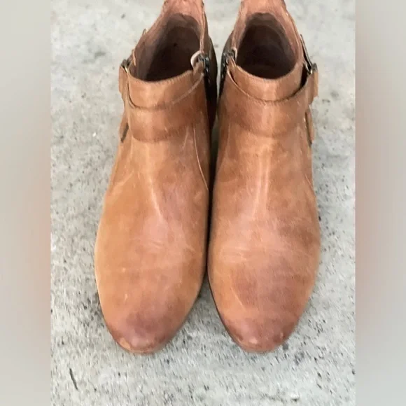 Clark’s Indigo Distressed Spye Belle Brown Leather Ankle Bootie, sized 10‎ - Picture 3 of 6